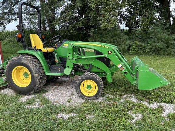 2023 John Deere 3039R Equipment Image0