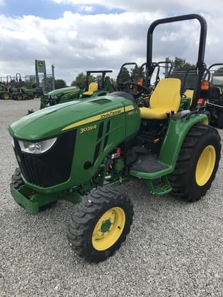 Main image John Deere 3039R