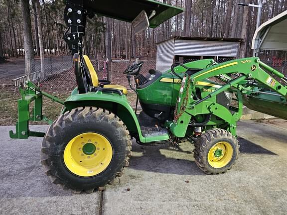 Image of John Deere 3039R equipment image 1