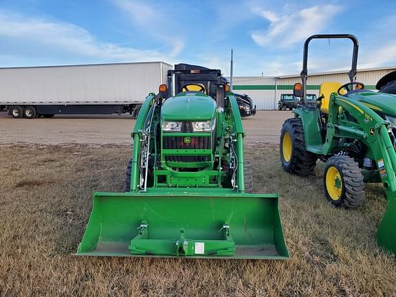 Image of John Deere 3039R equipment image 2