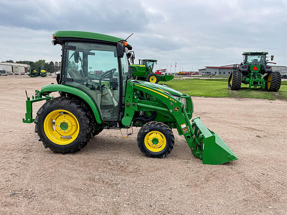 Image of John Deere 3039R equipment image 3