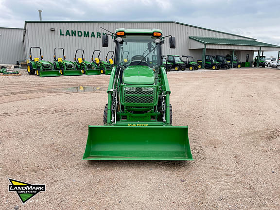 Image of John Deere 3039R equipment image 1