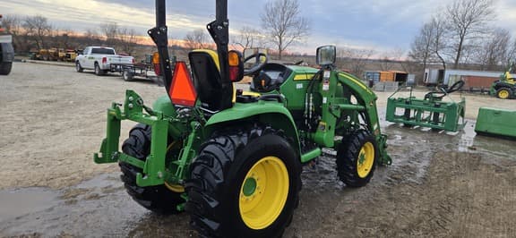 Image of John Deere 3039R equipment image 2