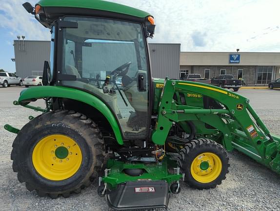 Image of John Deere 3039R equipment image 3