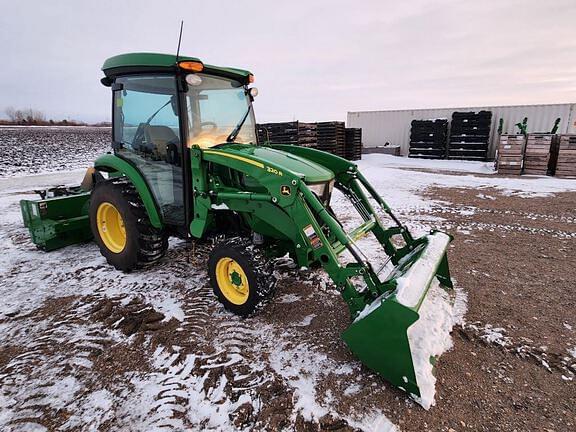 Image of John Deere 3039R equipment image 3