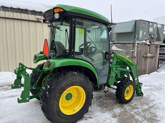 Image of John Deere 3039R equipment image 4