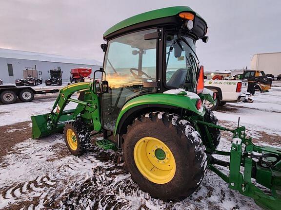 Image of John Deere 3039R equipment image 1