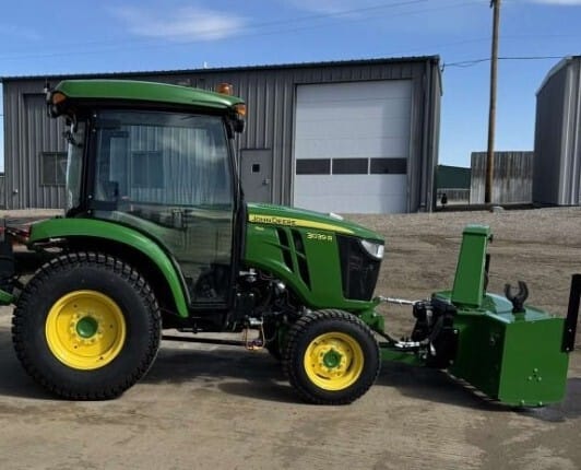 2023 John Deere 3039R Equipment Image0