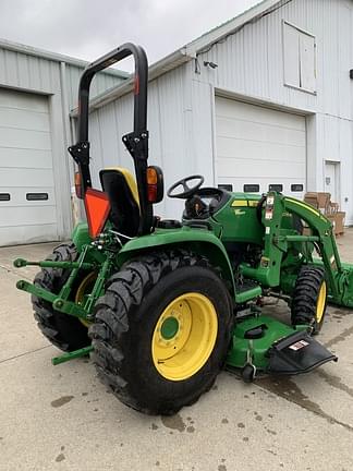 Image of John Deere 3039R equipment image 4