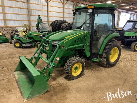Image of John Deere 3039R equipment image 1