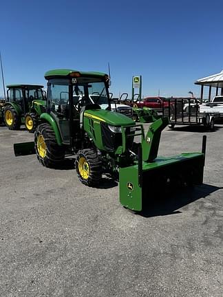 Image of John Deere 3039R equipment image 3