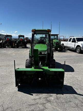 Image of John Deere 3039R equipment image 2