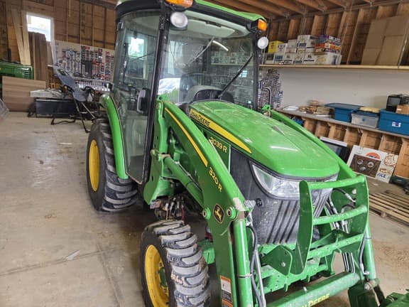 Image of John Deere 3039R equipment image 2