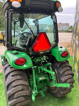 Image of John Deere 3039R equipment image 2