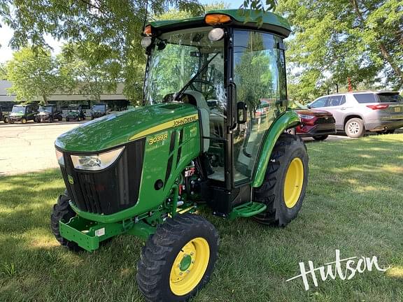 Image of John Deere 3039R equipment image 1