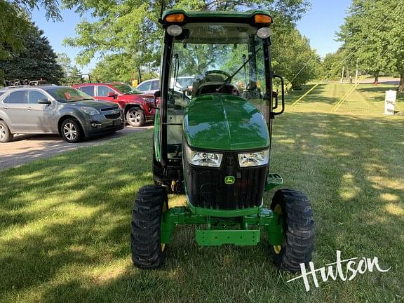 Image of John Deere 3039R equipment image 4