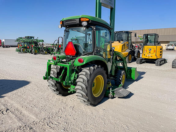 Image of John Deere 3039R equipment image 4