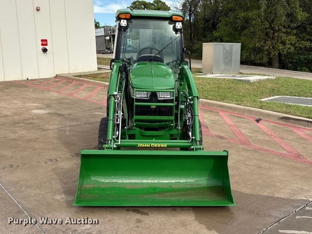 Image of John Deere 3039R equipment image 1