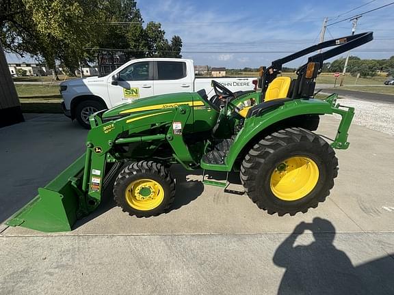 Image of John Deere 3043D equipment image 2