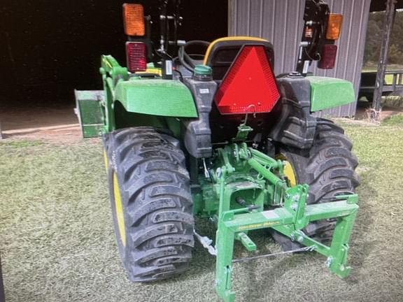 Image of John Deere 3043D equipment image 2