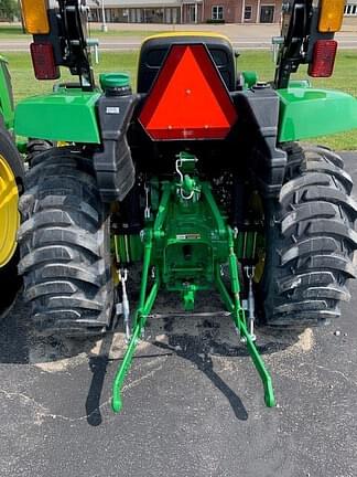 Image of John Deere 3043D equipment image 1