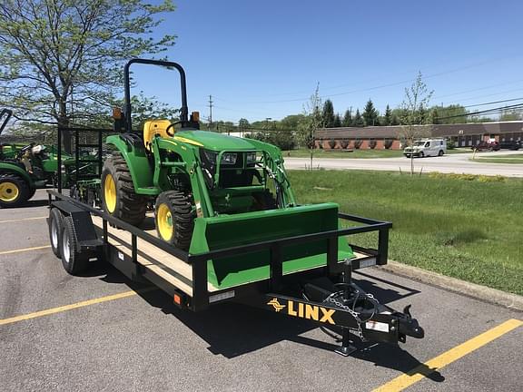 Image of John Deere 3043D equipment image 2