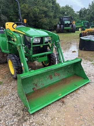 Image of John Deere 3043D equipment image 4