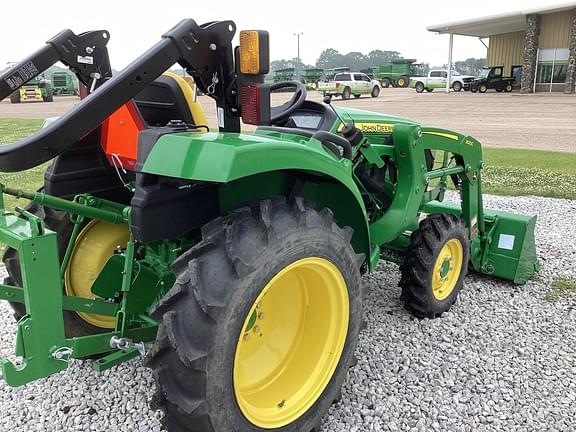 Image of John Deere 3043D equipment image 2