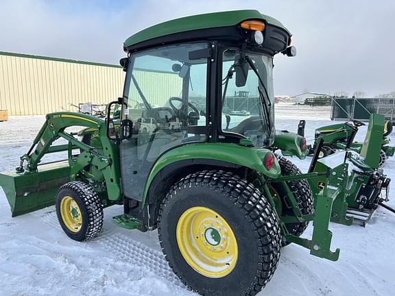 Image of John Deere 3046R equipment image 2