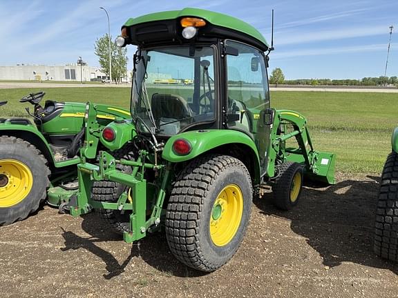 Image of John Deere 3046R equipment image 3
