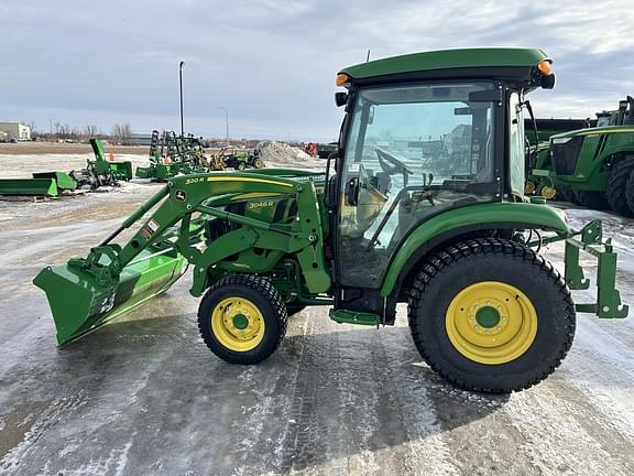 Image of John Deere 3046R equipment image 3