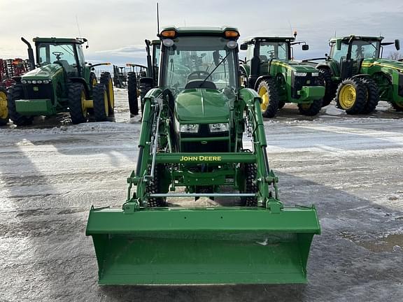 Image of John Deere 3046R equipment image 4