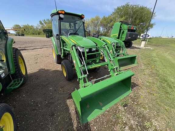 Image of John Deere 3046R equipment image 2
