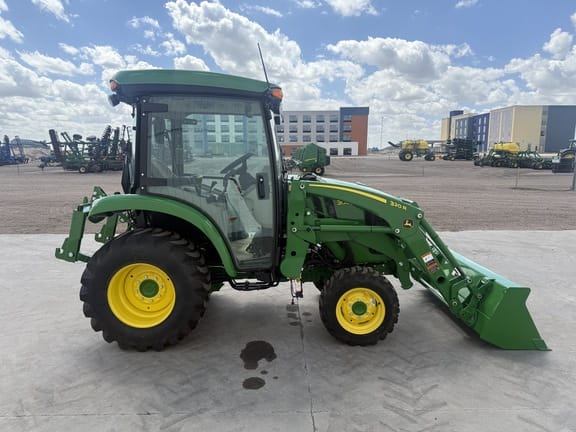 2023 John Deere 3046R Equipment Image0