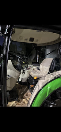 Image of John Deere 3046R equipment image 3