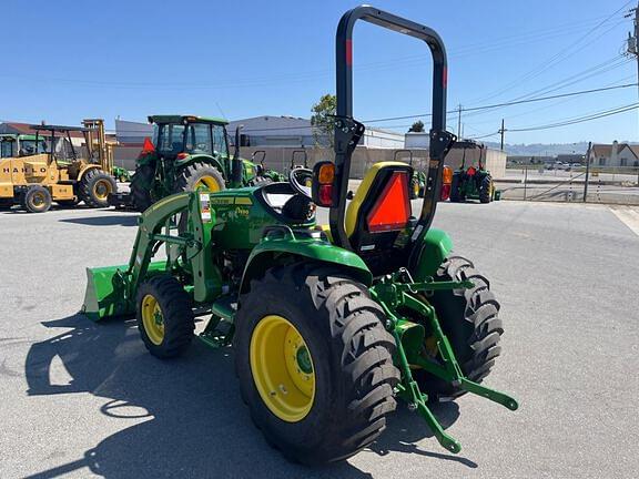 Image of John Deere 3046R equipment image 3