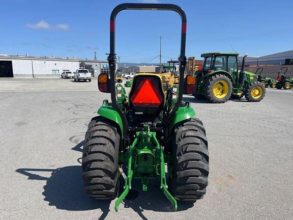 Image of John Deere 3046R equipment image 4