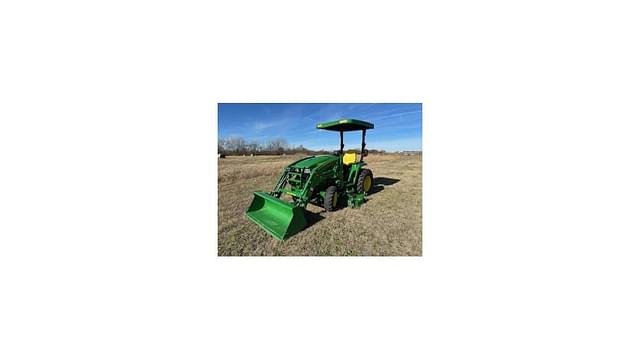 Image of John Deere 3046R equipment image 2