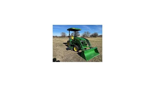 Image of John Deere 3046R equipment image 4