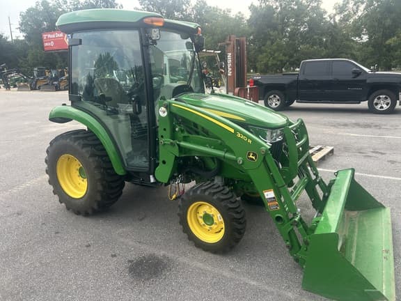 Image of John Deere 3046R equipment image 1