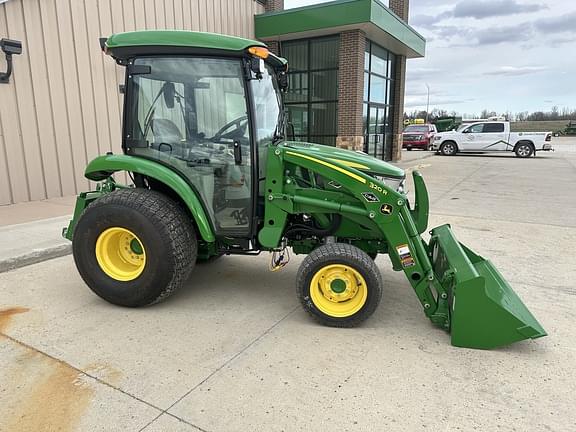 Image of John Deere 3046R equipment image 1