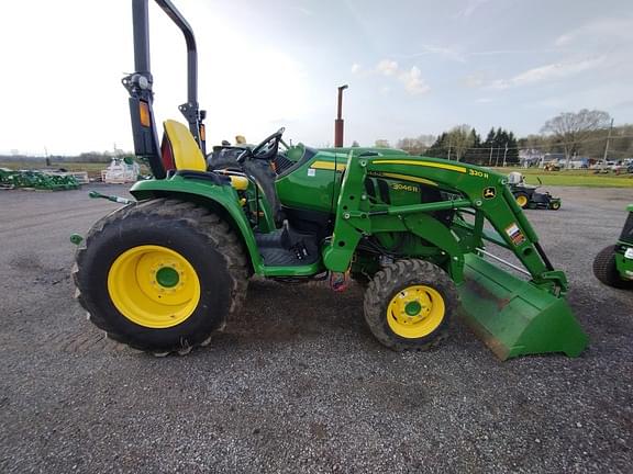 Image of John Deere 3046R equipment image 4