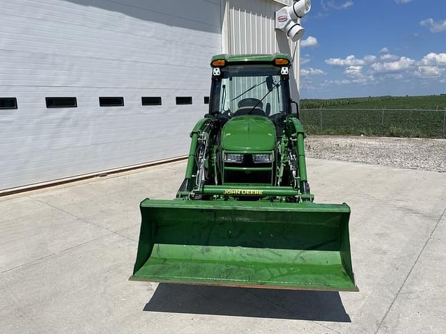 Image of John Deere 3046R equipment image 2