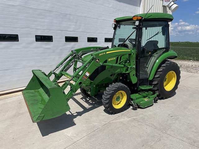 Image of John Deere 3046R equipment image 3