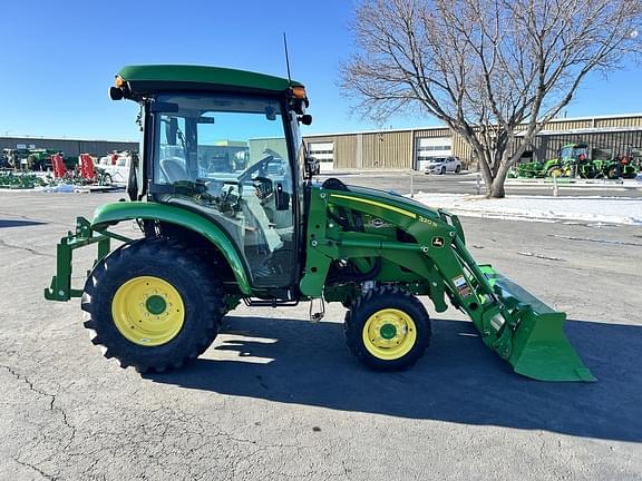 Image of John Deere 3046R equipment image 3