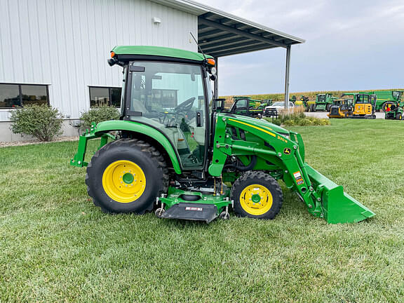 Image of John Deere 3046R equipment image 3