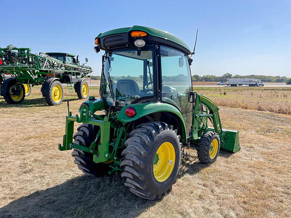 Image of John Deere 3046R equipment image 4