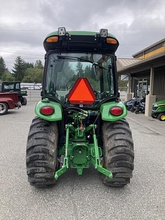 Image of John Deere 3046R equipment image 3