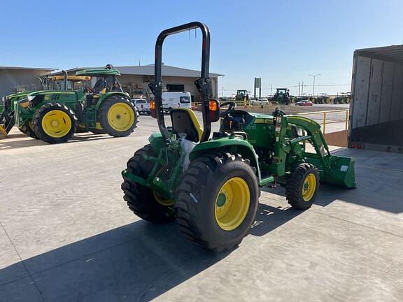 Image of John Deere 3046R equipment image 3