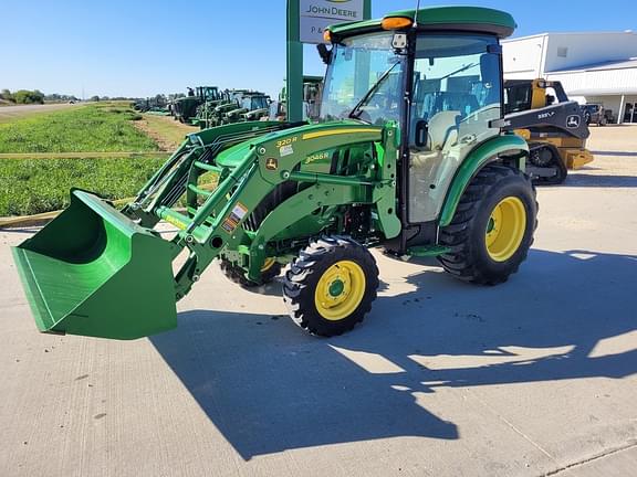 Image of John Deere 3046R equipment image 1